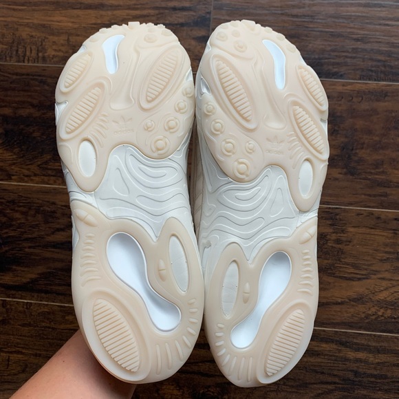 ADIDAS OZNOVA W Size 10 - Picture 6 of 10